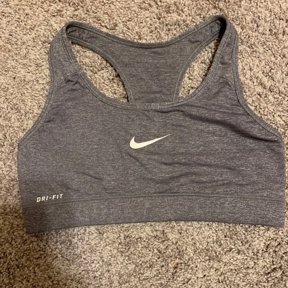 Nikepro sports bra